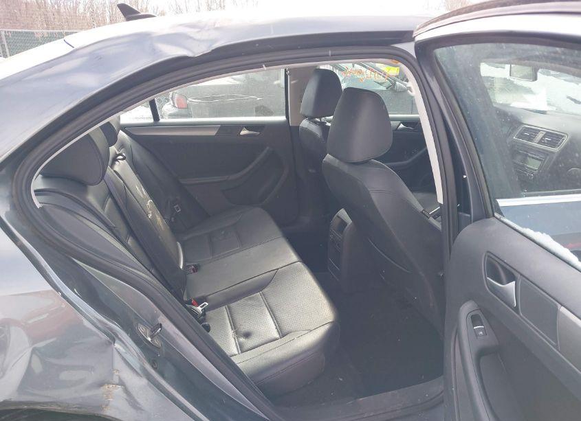 Photo 8 of 2014 Volkswagen Jetta 2.0L TDI (VIN 3VW3L7AJ6EM372769)