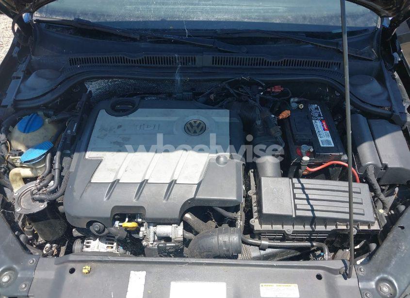 Photo 10 of 2014 Volkswagen Jetta 2.0L TDI (VIN 3VW3L7AJ6EM420044)