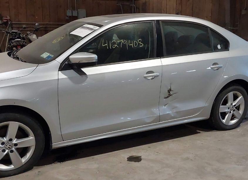 Photo 12 of 2012 Volkswagen Jetta 2.0L TDI (VIN 3VW3L7AJ7CM041373)