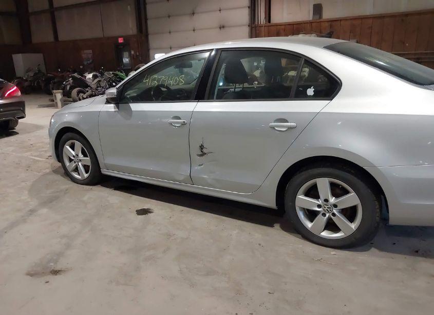 Photo 6 of 2012 Volkswagen Jetta 2.0L TDI (VIN 3VW3L7AJ7CM041373)
