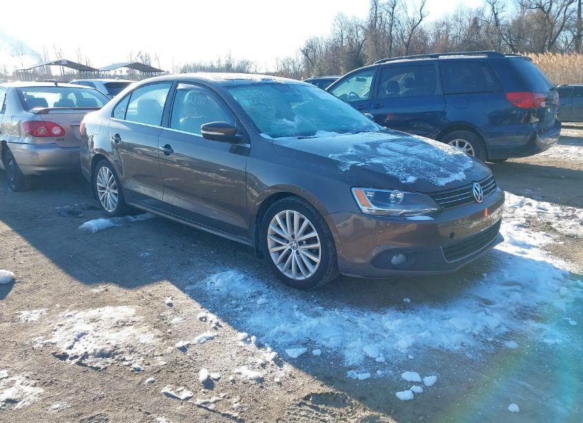 2013 Volkswagen Jetta 2.0L TDI (VIN 3VW3L7AJ7DM249688) main photo