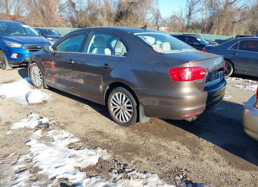 Photo 3 of 2013 Volkswagen Jetta 2.0L TDI (VIN 3VW3L7AJ7DM249688)