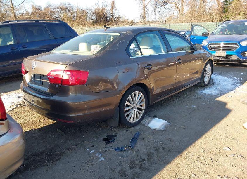 Photo 4 of 2013 Volkswagen Jetta 2.0L TDI (VIN 3VW3L7AJ7DM249688)