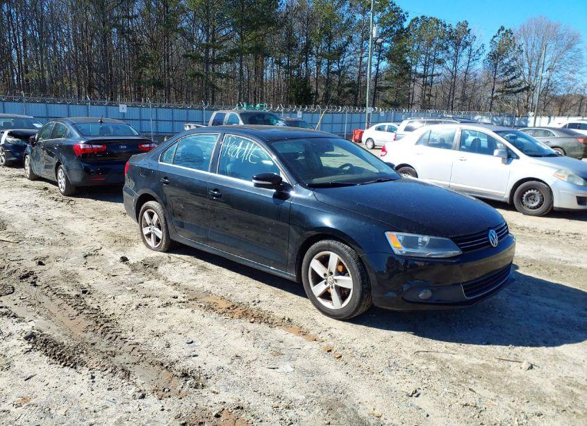 2011 Volkswagen Jetta 2.0L TDI (VIN 3VW3L7AJ9BM118761) main photo