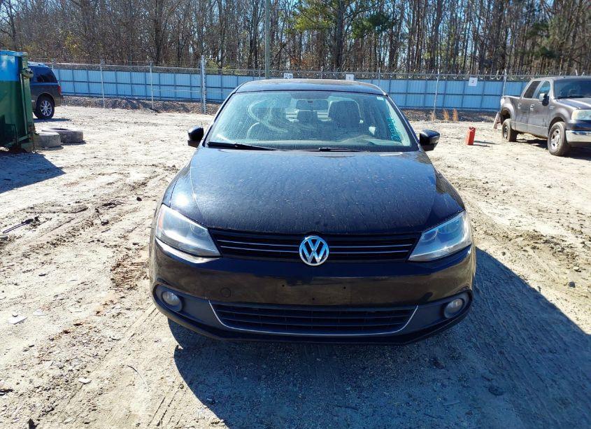 Photo 6 of 2011 Volkswagen Jetta 2.0L TDI (VIN 3VW3L7AJ9BM118761)