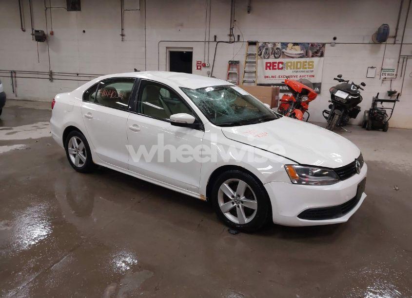 2012 Volkswagen Jetta 2.0L TDI (VIN 3VW3L7AJ9CM409388) main photo