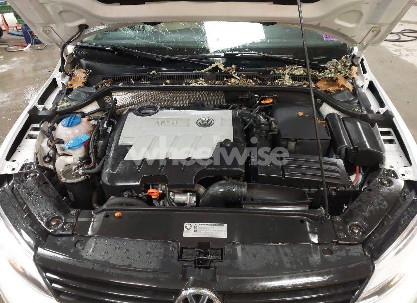 Photo 10 of 2012 Volkswagen Jetta 2.0L TDI (VIN 3VW3L7AJ9CM409388)
