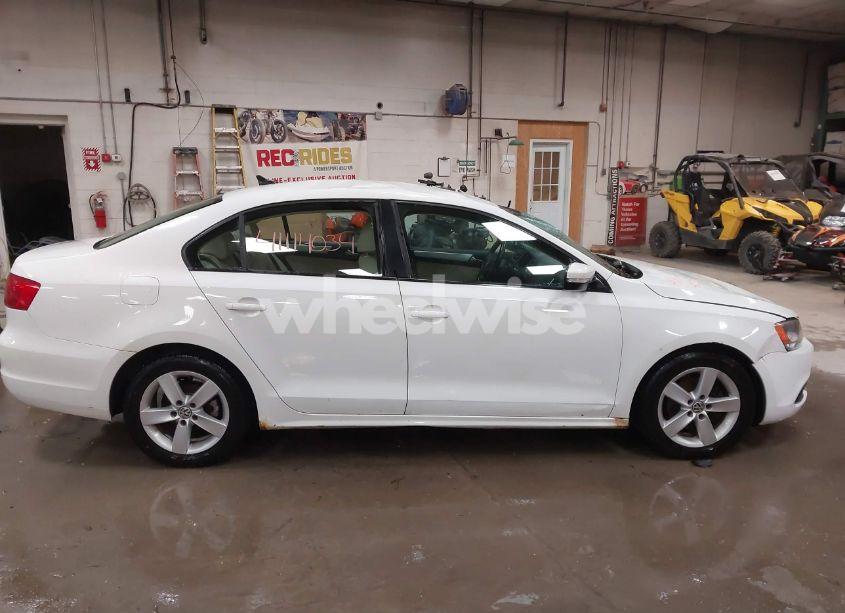 Photo 13 of 2012 Volkswagen Jetta 2.0L TDI (VIN 3VW3L7AJ9CM409388)