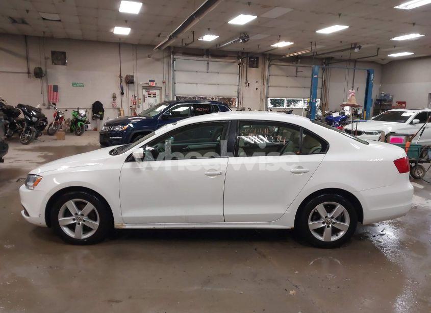 Photo 14 of 2012 Volkswagen Jetta 2.0L TDI (VIN 3VW3L7AJ9CM409388)