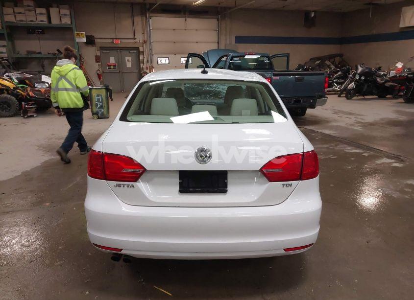 Photo 16 of 2012 Volkswagen Jetta 2.0L TDI (VIN 3VW3L7AJ9CM409388)
