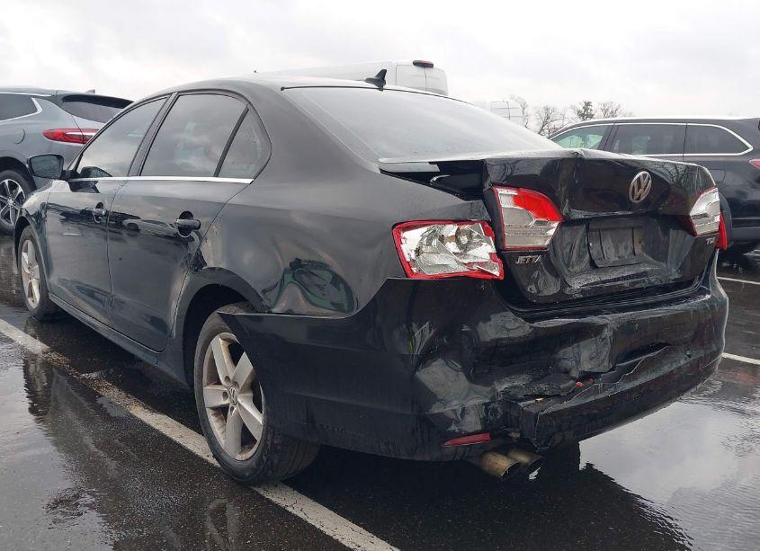 Photo 3 of 2013 Volkswagen Jetta 2.0L TDI (VIN 3VW3L7AJ9DM293174)