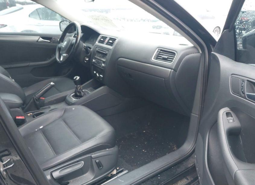 Photo 5 of 2013 Volkswagen Jetta 2.0L TDI (VIN 3VW3L7AJ9DM293174)