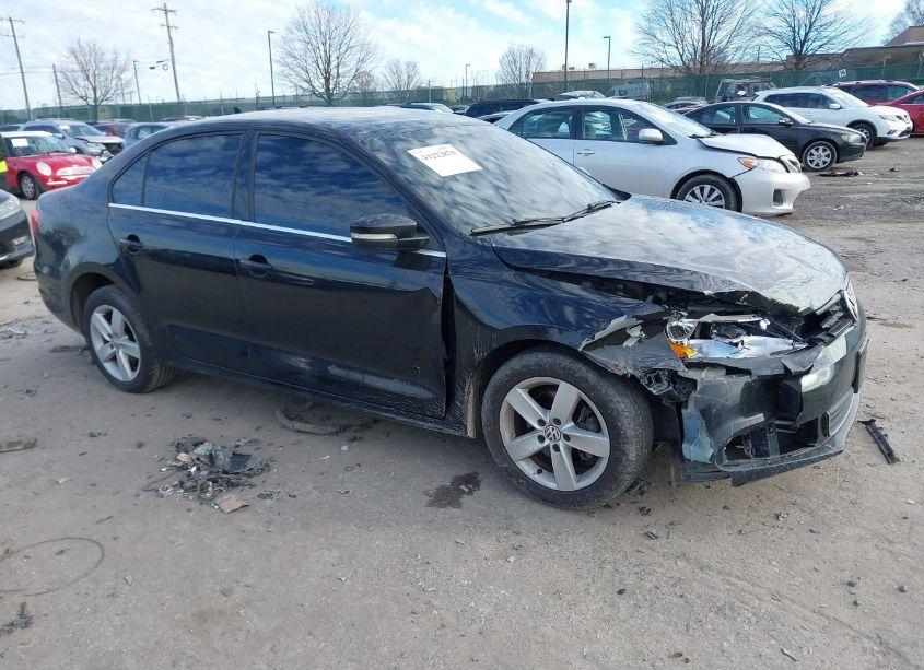 2014 Volkswagen Jetta 2.0L TDI (VIN 3VW3L7AJ9EM401374) main photo