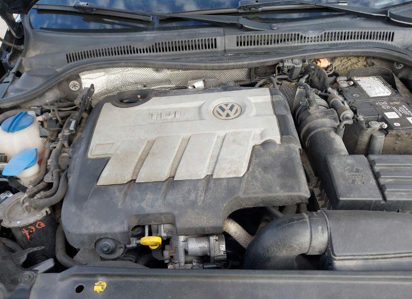 Photo 10 of 2014 Volkswagen Jetta 2.0L TDI (VIN 3VW3L7AJ9EM401374)