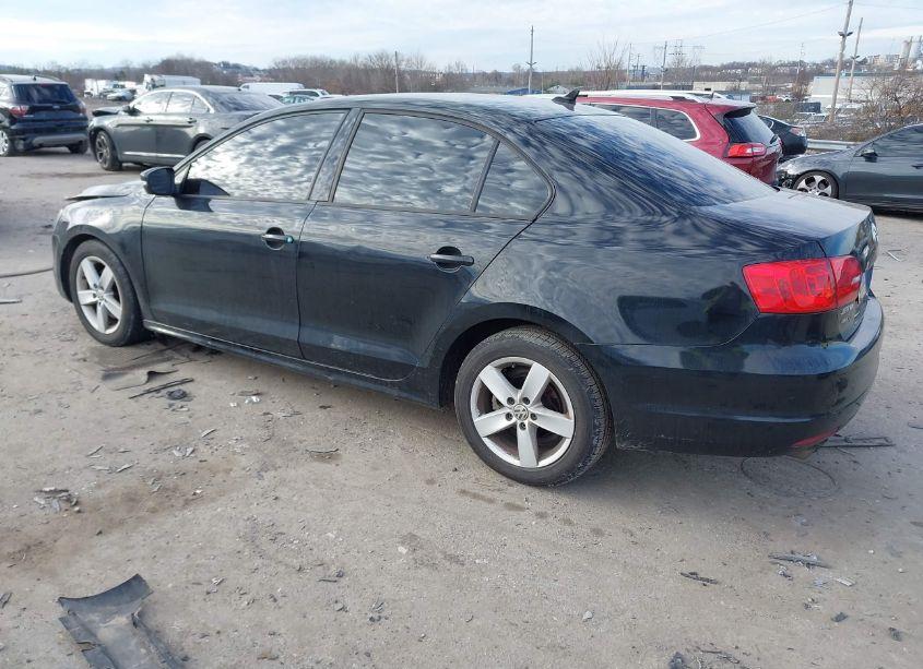 Photo 3 of 2014 Volkswagen Jetta 2.0L TDI (VIN 3VW3L7AJ9EM401374)