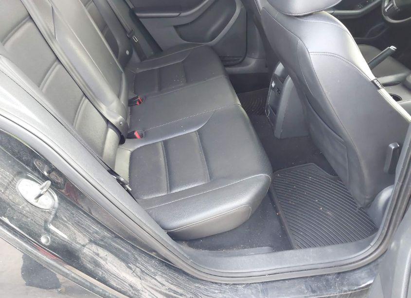 Photo 8 of 2014 Volkswagen Jetta 2.0L TDI (VIN 3VW3L7AJ9EM401374)