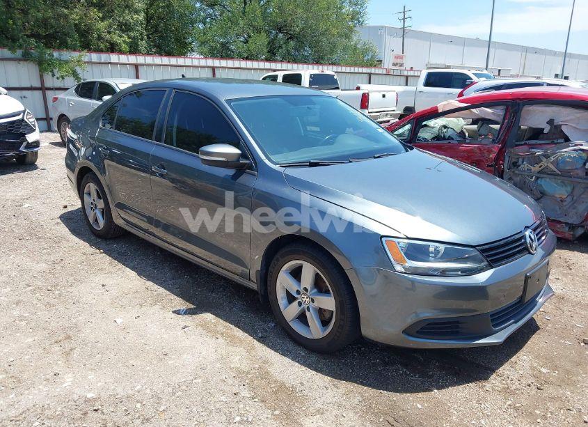 2012 Volkswagen Jetta 2.0L TDI (VIN 3VW3L7AJXCM466022) main photo