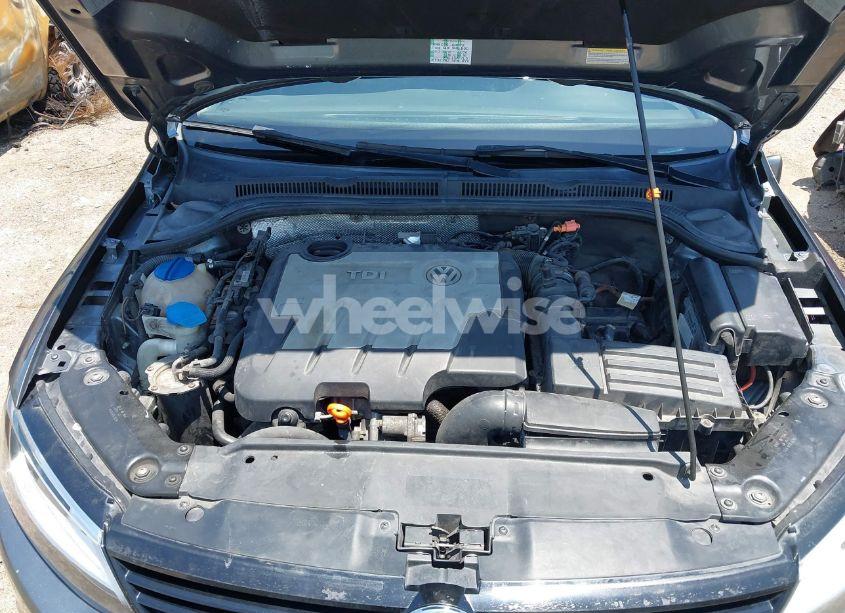 Photo 10 of 2012 Volkswagen Jetta 2.0L TDI (VIN 3VW3L7AJXCM466022)