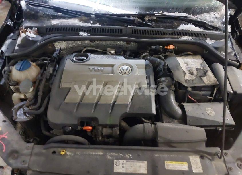 Photo 10 of 2014 Volkswagen Jetta 2.0L TDI (VIN 3VW3L7AJXEM362357)
