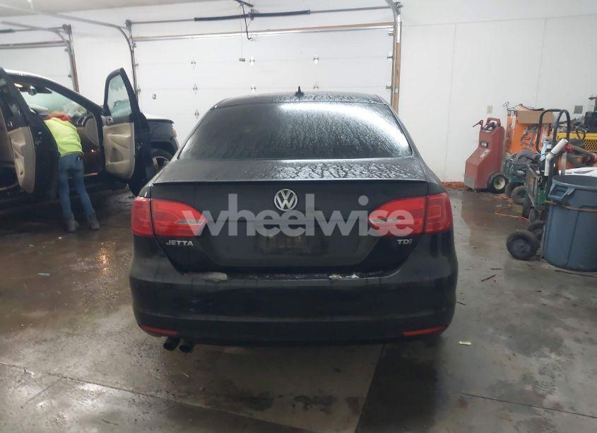 Photo 17 of 2014 Volkswagen Jetta 2.0L TDI (VIN 3VW3L7AJXEM362357)