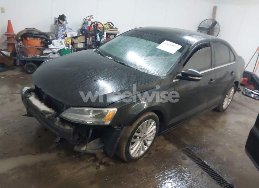 Photo 2 of 2014 Volkswagen Jetta 2.0L TDI (VIN 3VW3L7AJXEM362357)