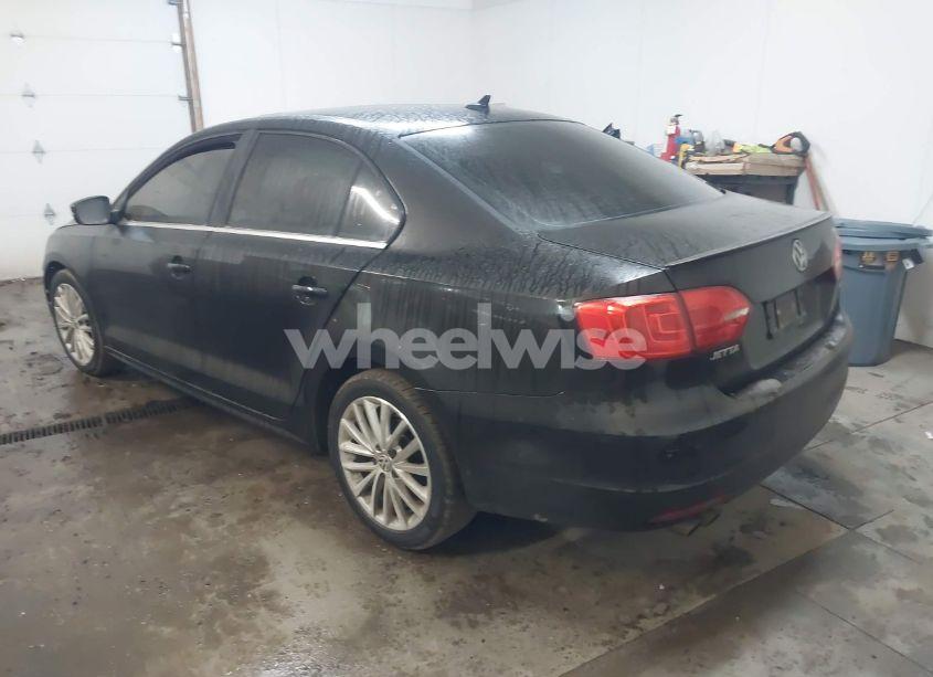 Photo 3 of 2014 Volkswagen Jetta 2.0L TDI (VIN 3VW3L7AJXEM362357)