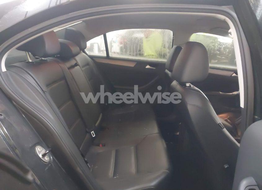 Photo 8 of 2014 Volkswagen Jetta 2.0L TDI (VIN 3VW3L7AJXEM362357)