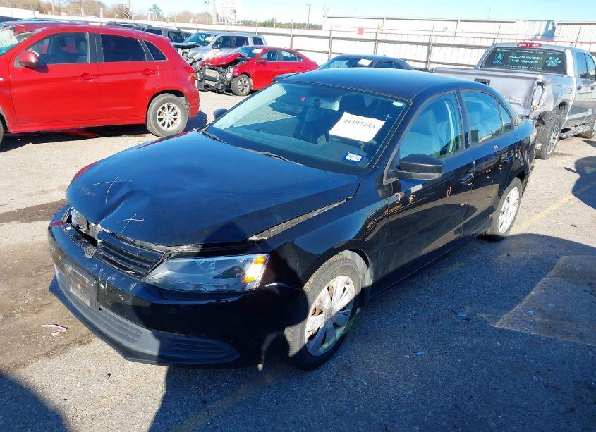 Photo 2 of 2014 Volkswagen Jetta 2.0L TDI VALUE EDITION (VIN 3VW3L7AJXEM433511)