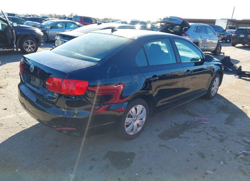 Photo 4 of 2014 Volkswagen Jetta 2.0L TDI VALUE EDITION (VIN 3VW3L7AJXEM433511)