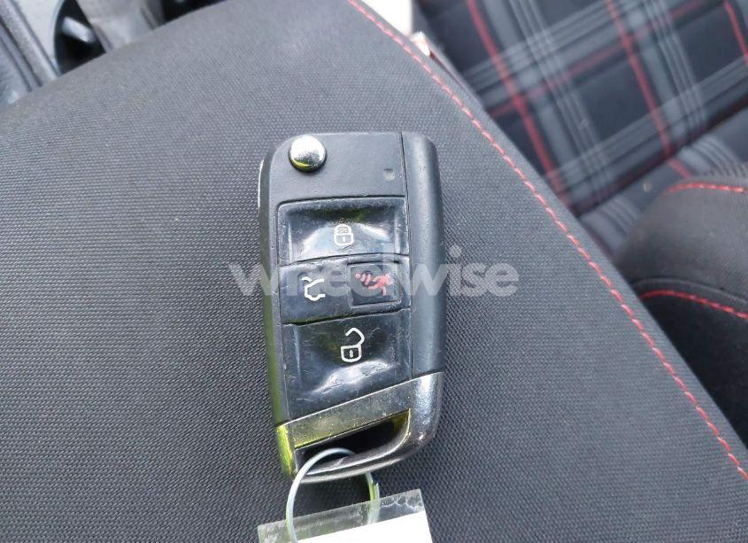 Photo 11 of 2017 Volkswagen Golf GTI AUTOBAHN 4-DOOR/S 4-DOOR/SE 4-DOOR/SPORT 4-DOOR (VIN 3VW447AU0HM059295)