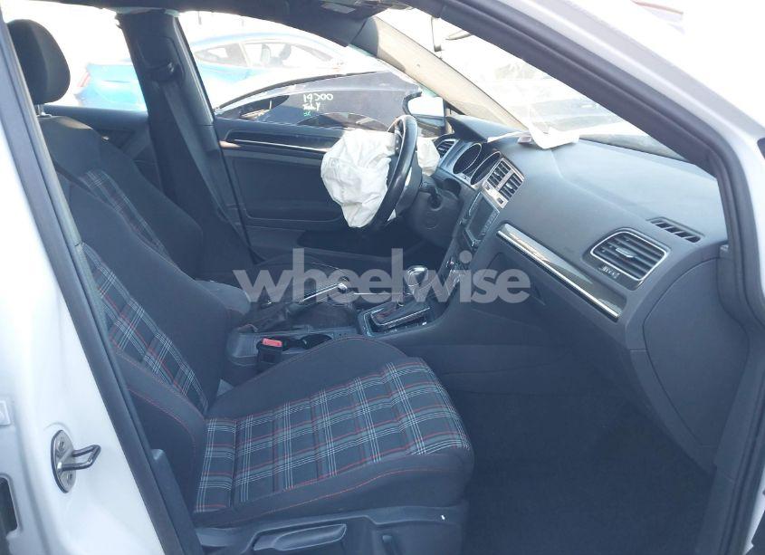 Photo 5 of 2017 Volkswagen Golf GTI AUTOBAHN 4-DOOR/S 4-DOOR/SE 4-DOOR/SPORT 4-DOOR (VIN 3VW447AU1HM020652)