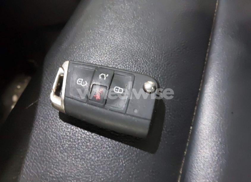 Photo 11 of 2017 Volkswagen Golf GTI AUTOBAHN 4-DOOR/S 4-DOOR/SE 4-DOOR/SPORT 4-DOOR (VIN 3VW447AU1HM062755)