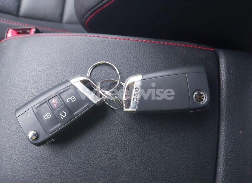 Photo 11 of 2017 Volkswagen Golf GTI SE 4-DOOR (VIN 3VW447AU5HM005815)