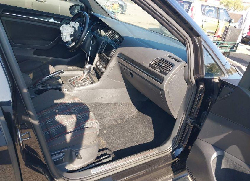 Photo 5 of 2017 Volkswagen Golf GTI AUTOBAHN 4-DOOR/S 4-DOOR/SE 4-DOOR/SPORT 4-DOOR (VIN 3VW447AU5HM044176)