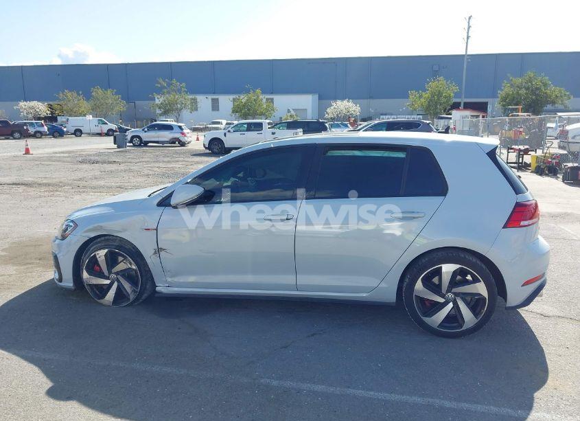 Photo 14 of 2018 Volkswagen Golf GTI 2.0T AUTOBAHN/2.0T S/2.0T SE (VIN 3VW447AU5JM275990)
