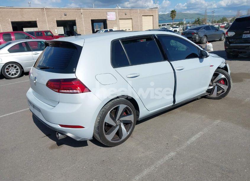 Photo 4 of 2018 Volkswagen Golf GTI 2.0T AUTOBAHN/2.0T S/2.0T SE (VIN 3VW447AU5JM275990)