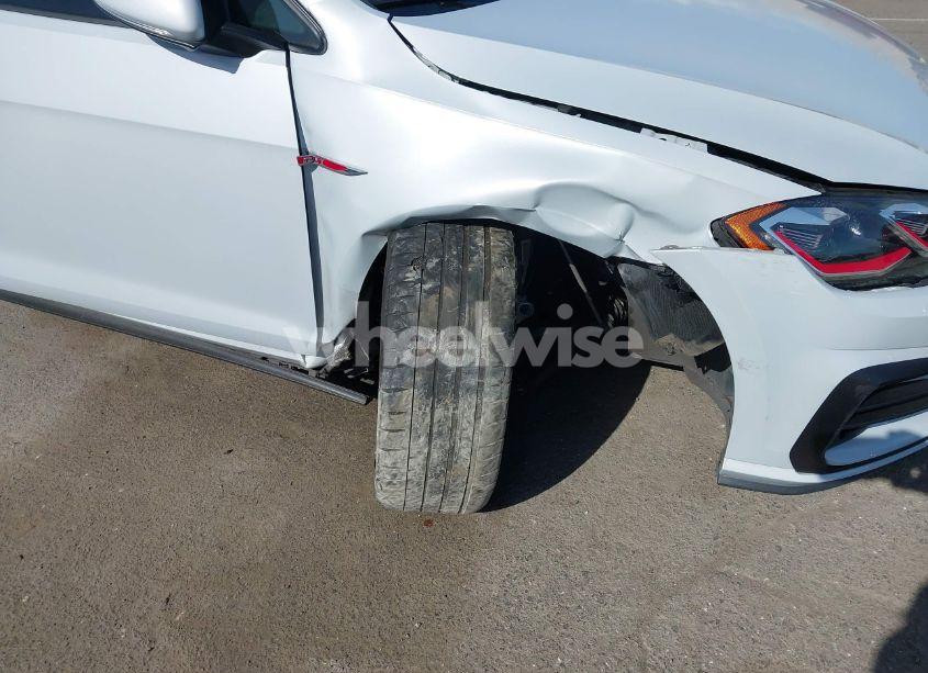 Photo 6 of 2018 Volkswagen Golf GTI 2.0T AUTOBAHN/2.0T S/2.0T SE (VIN 3VW447AU5JM275990)