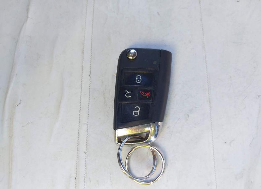 Photo 11 of 2016 Volkswagen Golf GTI AUTOBAHN W/PERFORMANCE PACKAGE 4-DOOR (VIN 3VW447AUXGM060856)