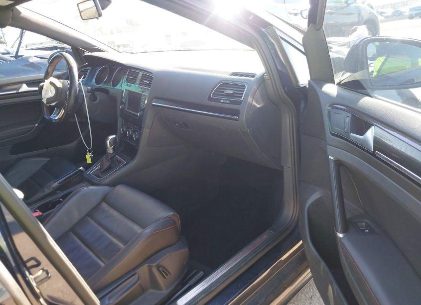 Photo 5 of 2016 Volkswagen Golf GTI AUTOBAHN W/PERFORMANCE PACKAGE 4-DOOR (VIN 3VW447AUXGM060856)