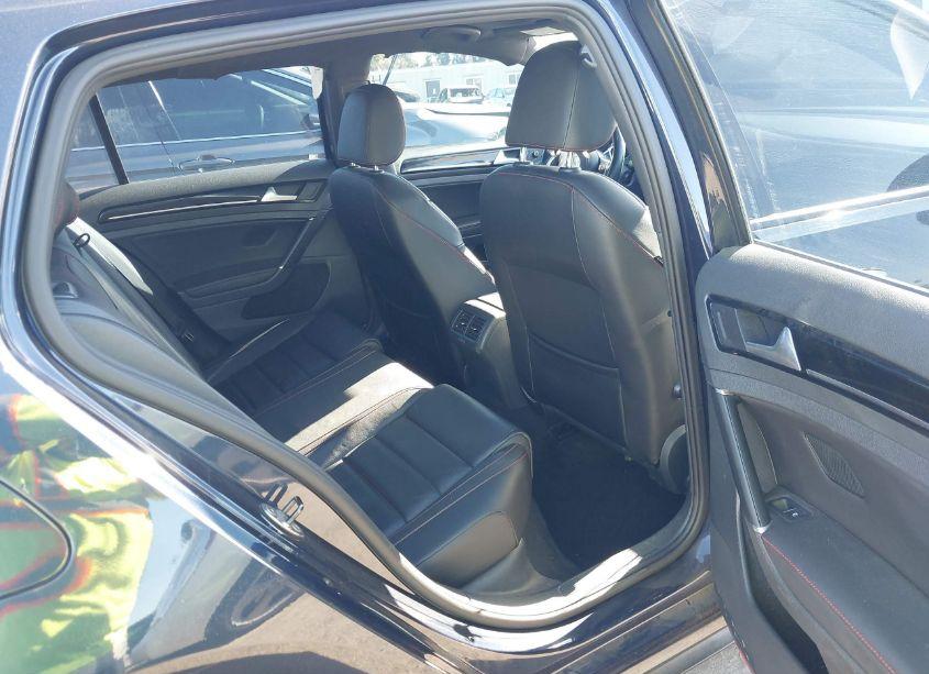 Photo 8 of 2016 Volkswagen Golf GTI AUTOBAHN W/PERFORMANCE PACKAGE 4-DOOR (VIN 3VW447AUXGM060856)