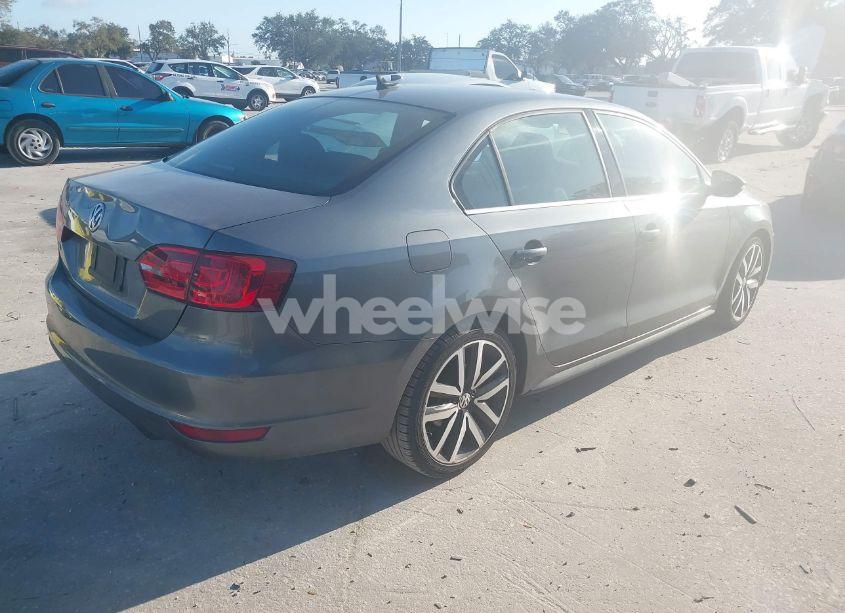 Photo 4 of 2013 Volkswagen Jetta GLI AUTOBAHN W/NAV (VIN 3VW467AJ0DM221467)