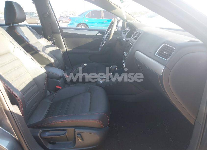 Photo 5 of 2013 Volkswagen Jetta GLI AUTOBAHN W/NAV (VIN 3VW467AJ0DM221467)