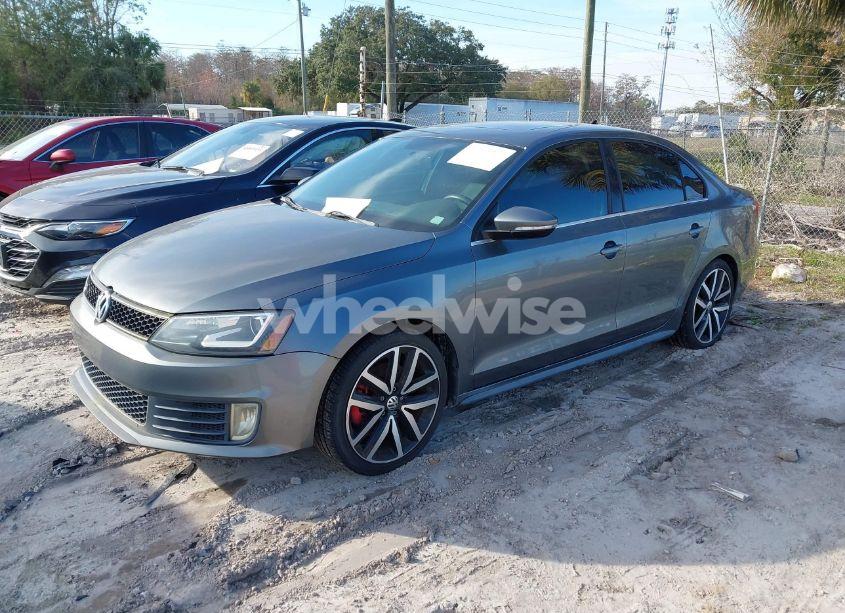 Photo 2 of 2013 Volkswagen Jetta GLI AUTOBAHN W/NAV (VIN 3VW467AJ1DM215368)