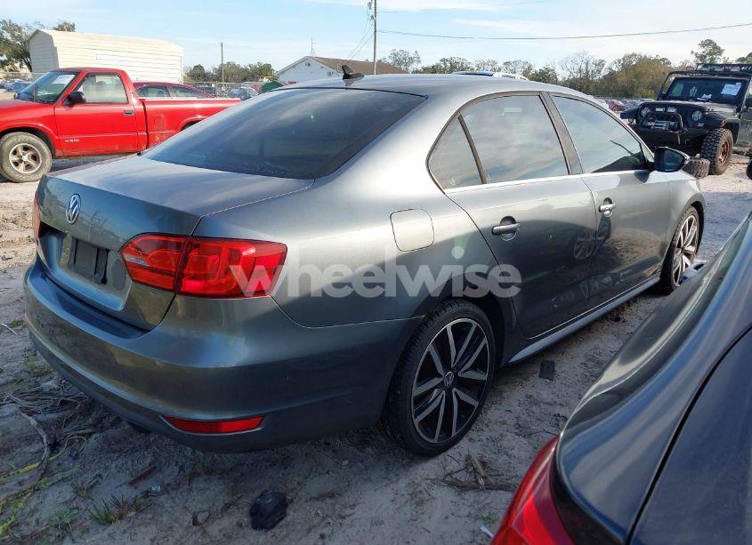 Photo 4 of 2013 Volkswagen Jetta GLI AUTOBAHN W/NAV (VIN 3VW467AJ1DM215368)