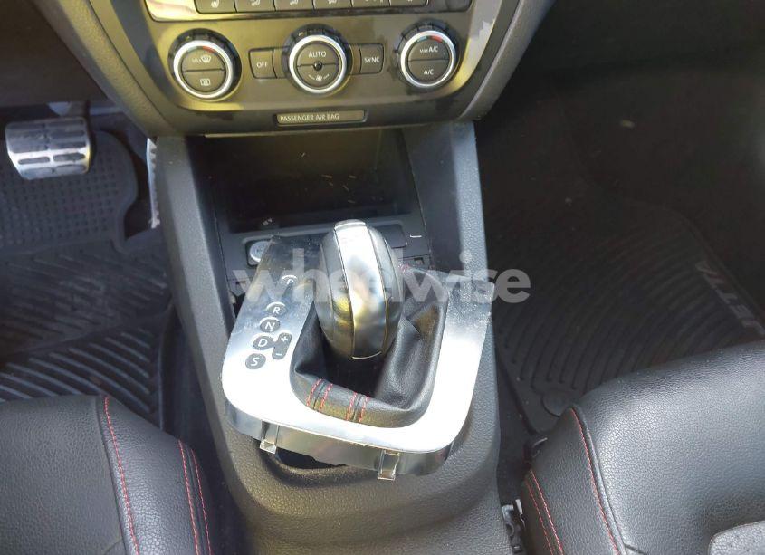 Photo 6 of 2013 Volkswagen Jetta GLI AUTOBAHN W/NAV (VIN 3VW467AJ1DM215368)