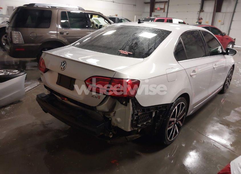 Photo 4 of 2013 Volkswagen Jetta GLI AUTOBAHN W/NAV (VIN 3VW467AJ4DM256562)