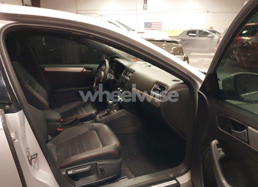 Photo 5 of 2013 Volkswagen Jetta GLI AUTOBAHN W/NAV (VIN 3VW467AJ4DM256562)