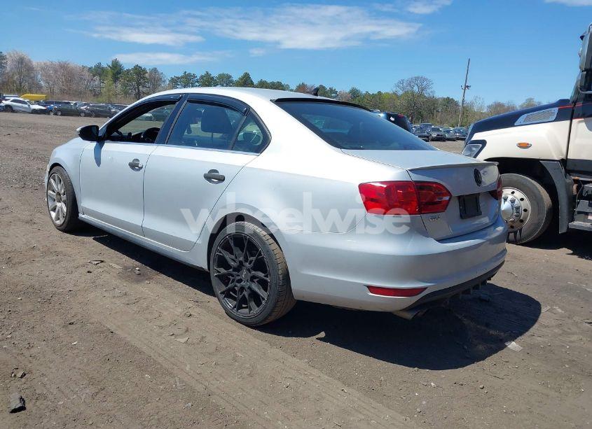 Photo 3 of 2013 Volkswagen Jetta GLI AUTOBAHN W/NAV (VIN 3VW4A7AJ7DM274469)