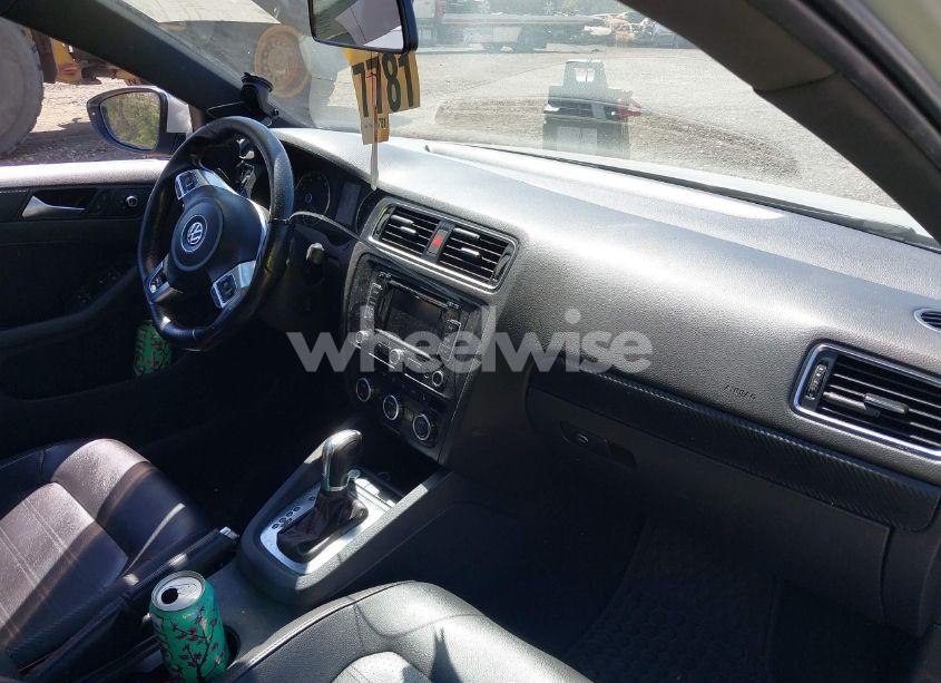 Photo 5 of 2013 Volkswagen Jetta GLI AUTOBAHN W/NAV (VIN 3VW4A7AJ7DM274469)