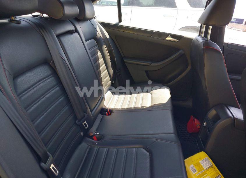 Photo 8 of 2013 Volkswagen Jetta GLI AUTOBAHN W/NAV (VIN 3VW4A7AJ7DM274469)